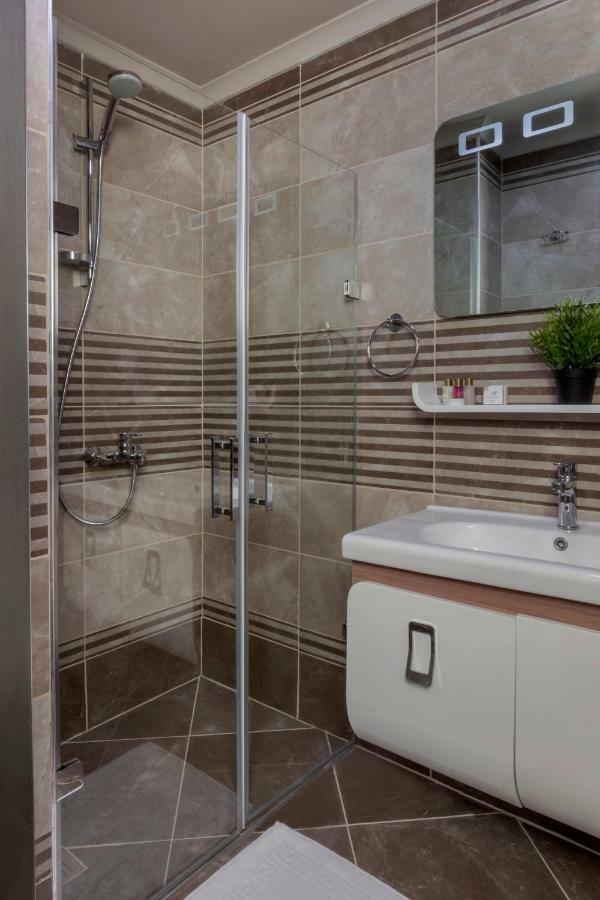 Ferman Apart Hotel Sisli Harbiye Екстериор снимка